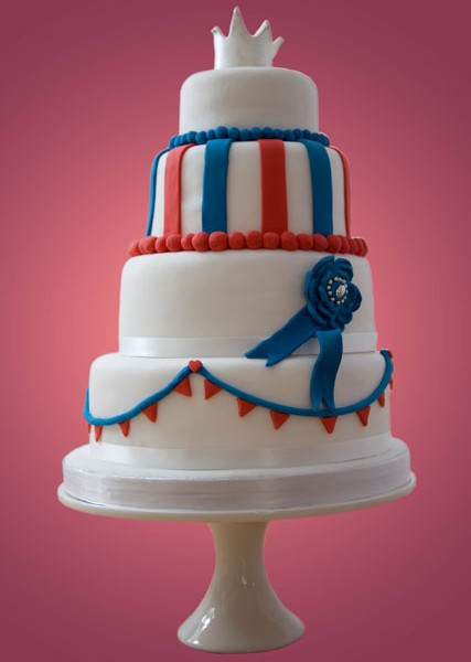 Britannia-Royal-Wedding-Cake-2